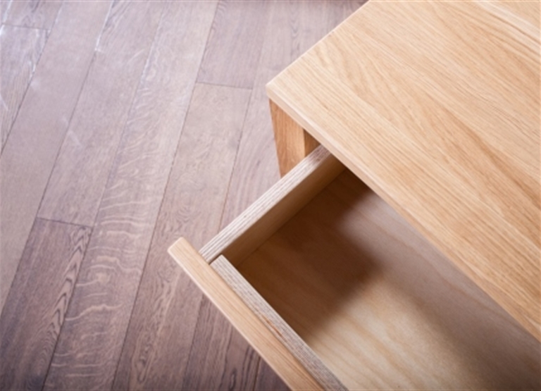 Защита деревянных полов и мебели